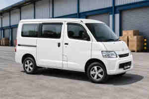 Daihatsu Gran Max Mini Bus